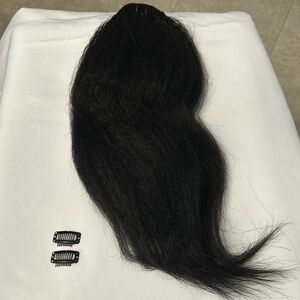 Clip in Hair Extensions Real Human Hair (18”) New!!